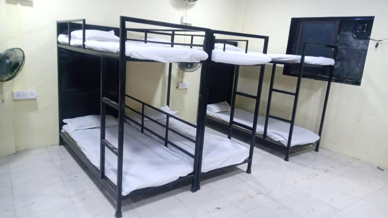 Saikrupa Dormitory 탄 외부 사진